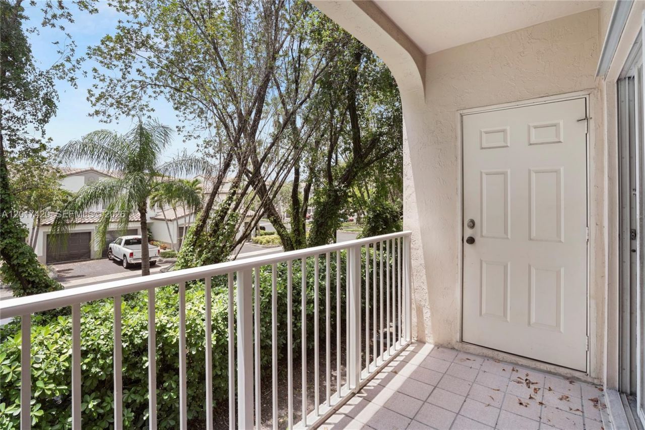 5610 NW 114th Pl , Unit 205, Doral, FL 33178 Photo