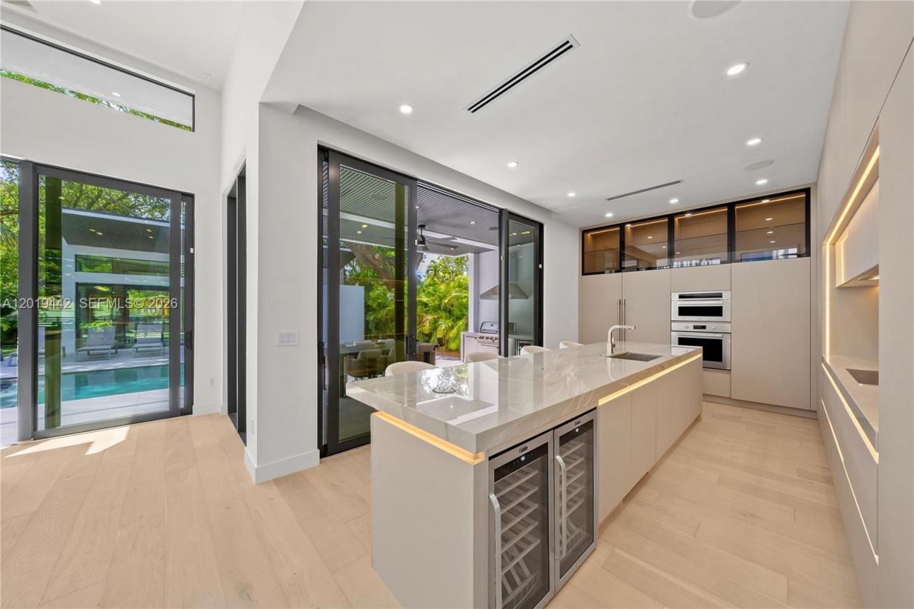 280 NW 47th St , Miami, FL 33127 Photo
