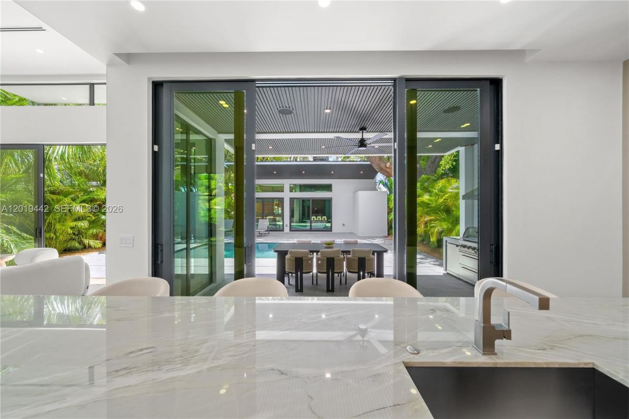 280 NW 47th St , Miami, FL 33127 Photo