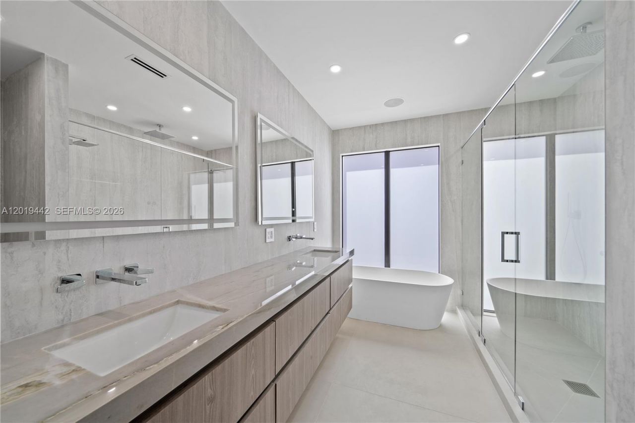280 NW 47th St , Miami, FL 33127 Photo