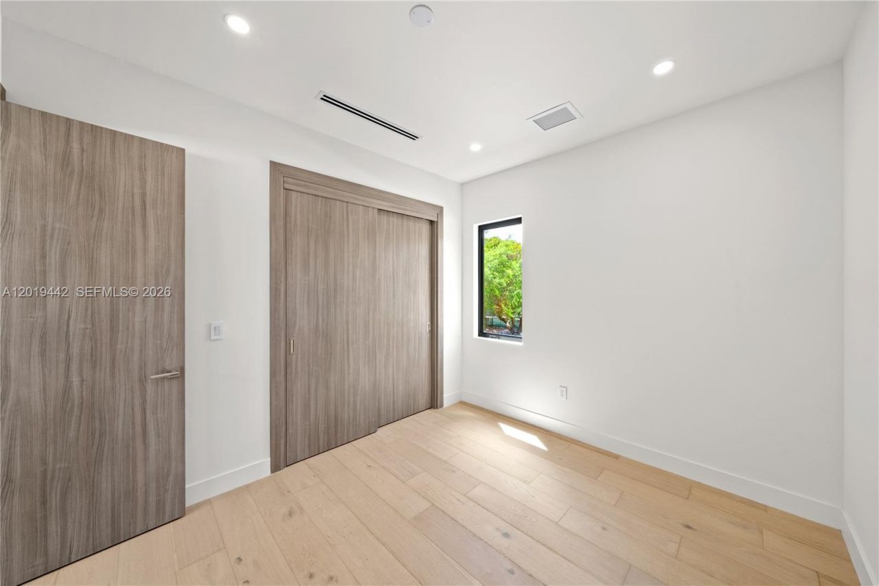 280 NW 47th St , Miami, FL 33127 Photo