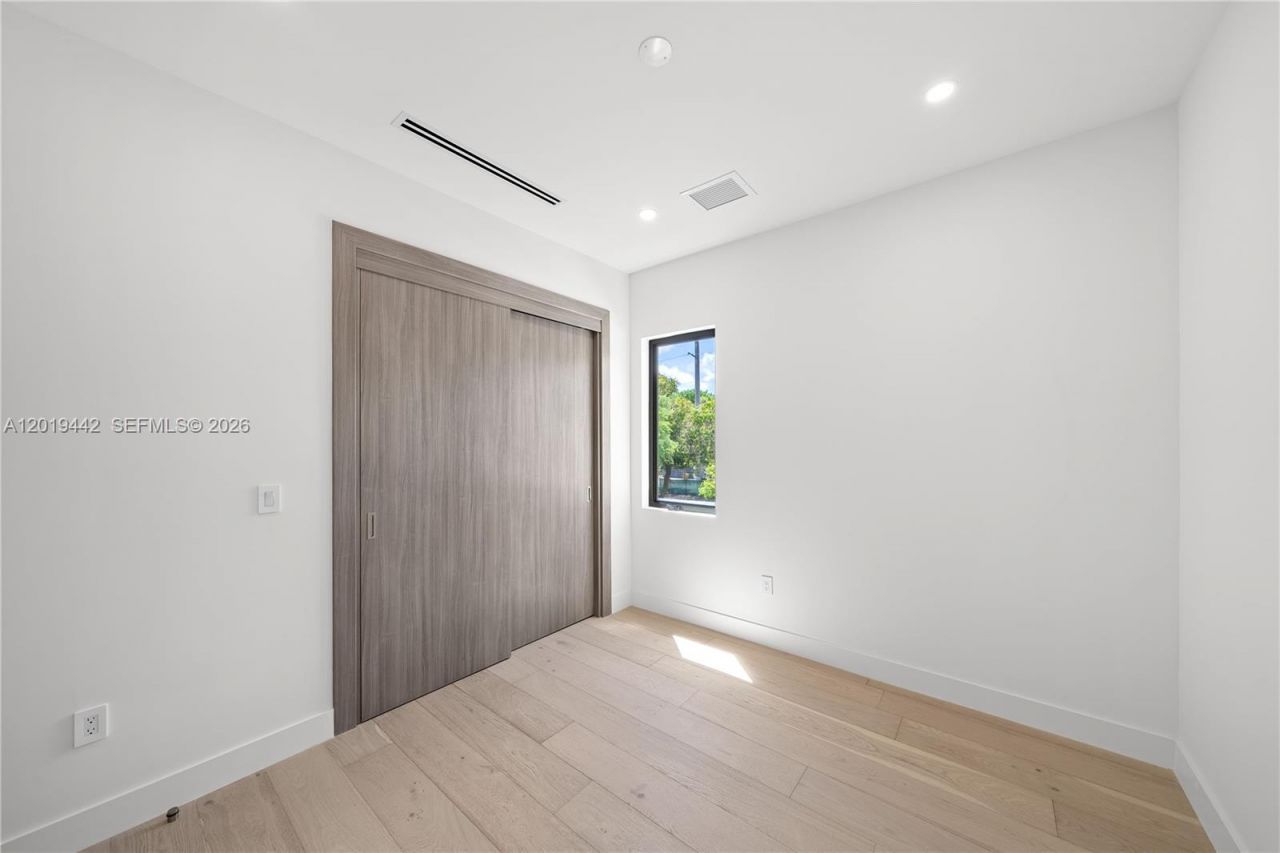 280 NW 47th St , Miami, FL 33127 Photo