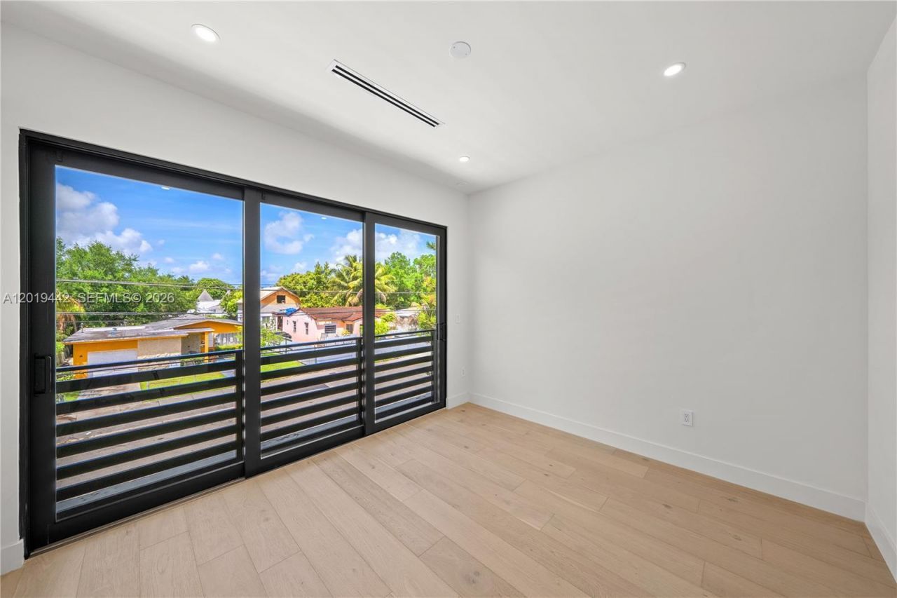 280 NW 47th St , Miami, FL 33127 Photo