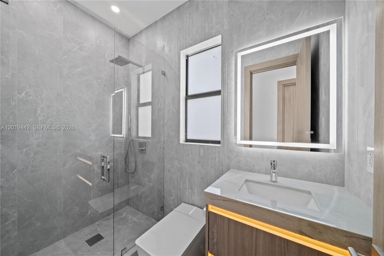 280 NW 47th St , Miami, FL 33127 Photo