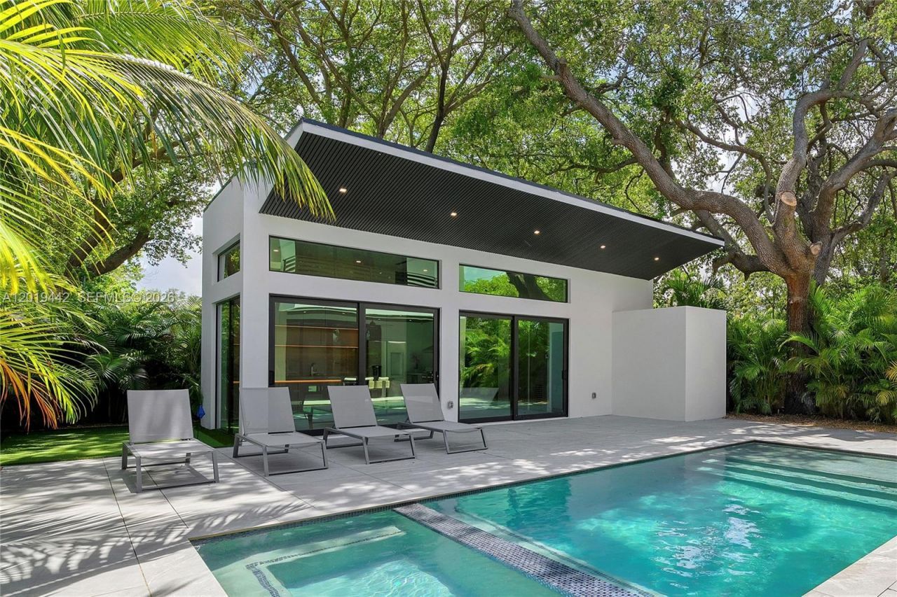 280 NW 47th St , Miami, FL 33127 Photo