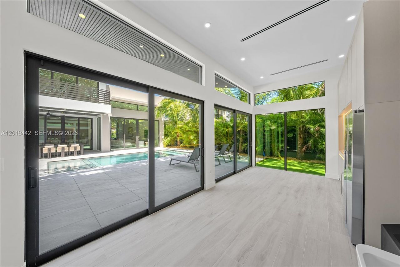280 NW 47th St , Miami, FL 33127 Photo