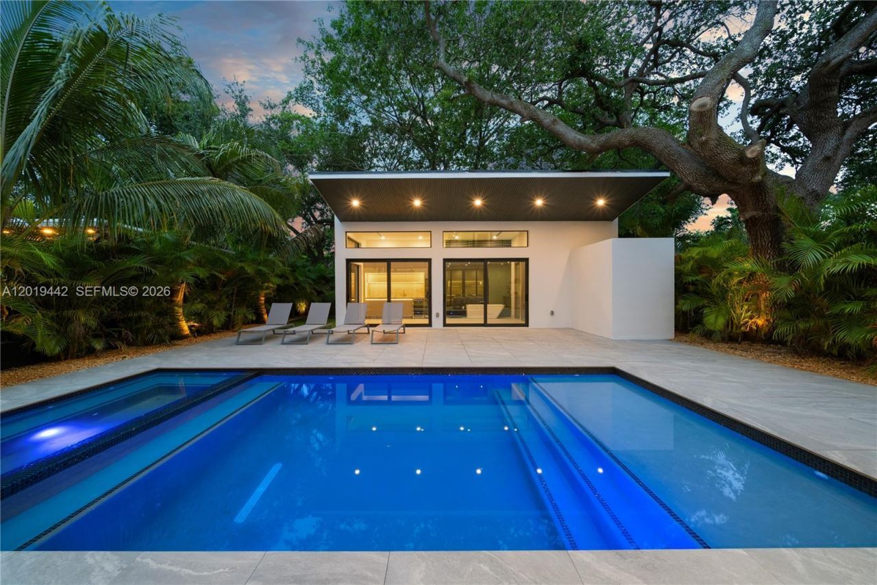 280 NW 47th St , Miami, FL 33127 Photo