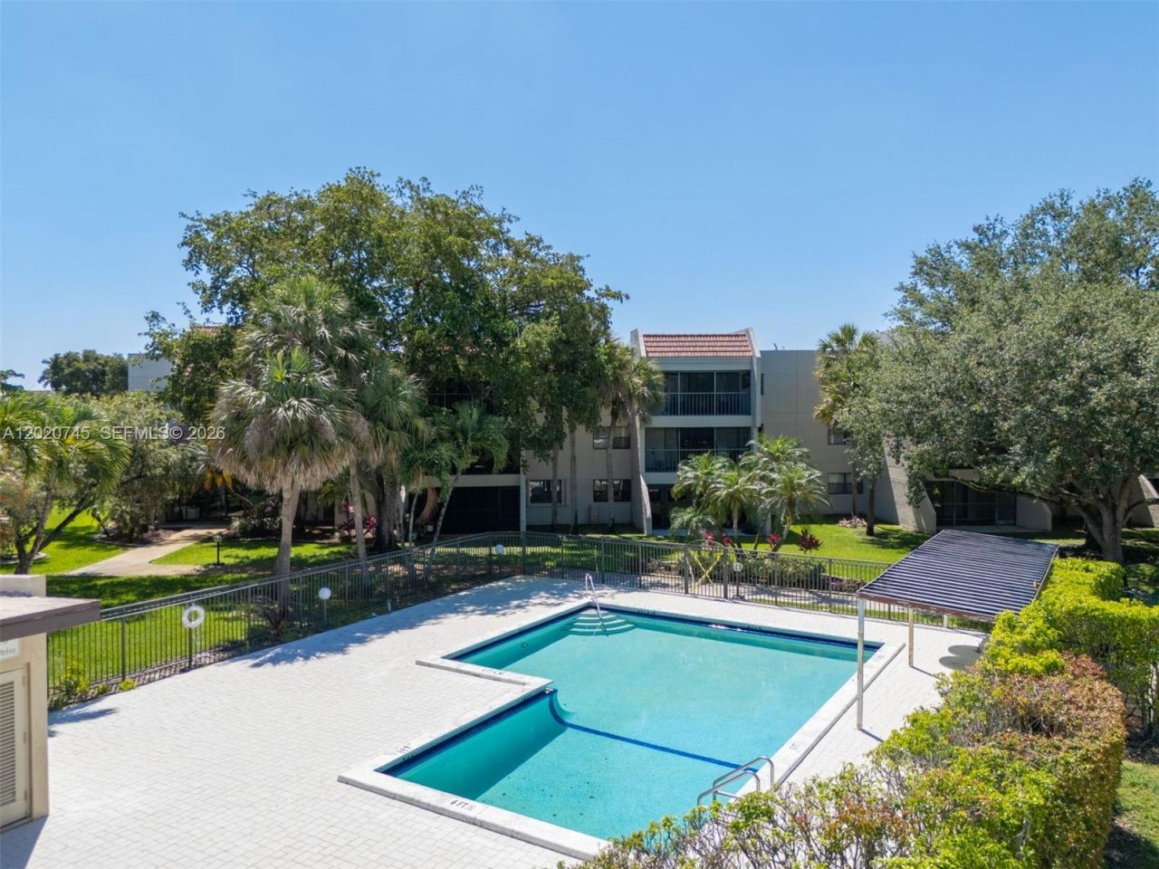 200 Lakeview Dr, Unit 211, Weston, FL 33326 Photo