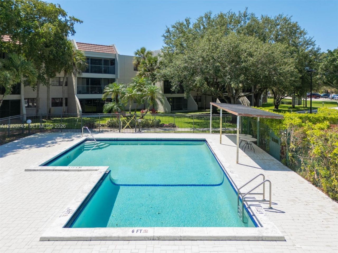 200 Lakeview Dr, Unit 211, Weston, FL 33326 Photo