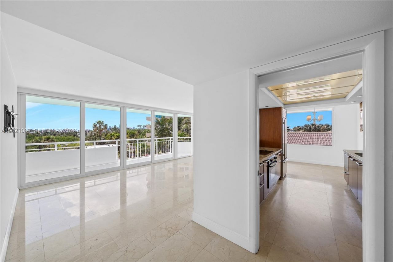 400 S Pointe Dr , Unit 409, Miami Beach, FL 33139 Photo