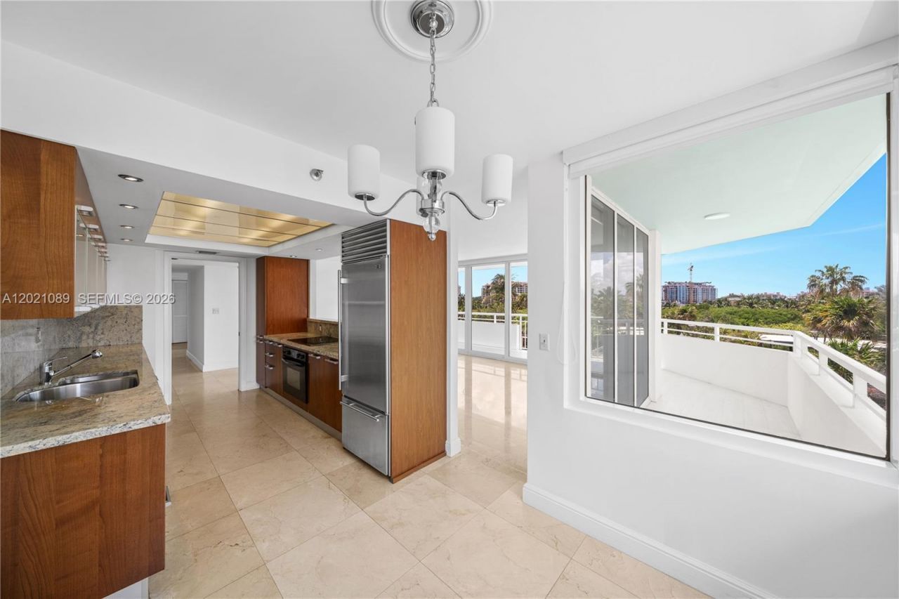 400 S Pointe Dr , Unit 409, Miami Beach, FL 33139 Photo