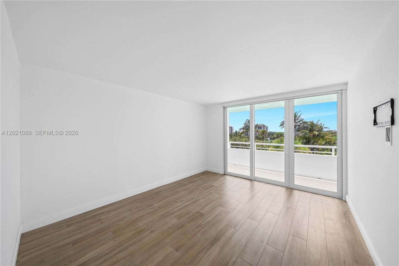 400 S Pointe Dr , Unit 409, Miami Beach, FL 33139 Photo