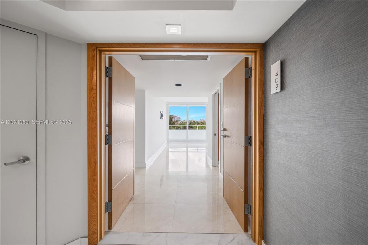 400 S Pointe Dr , Unit 409, Miami Beach, FL 33139 Photo