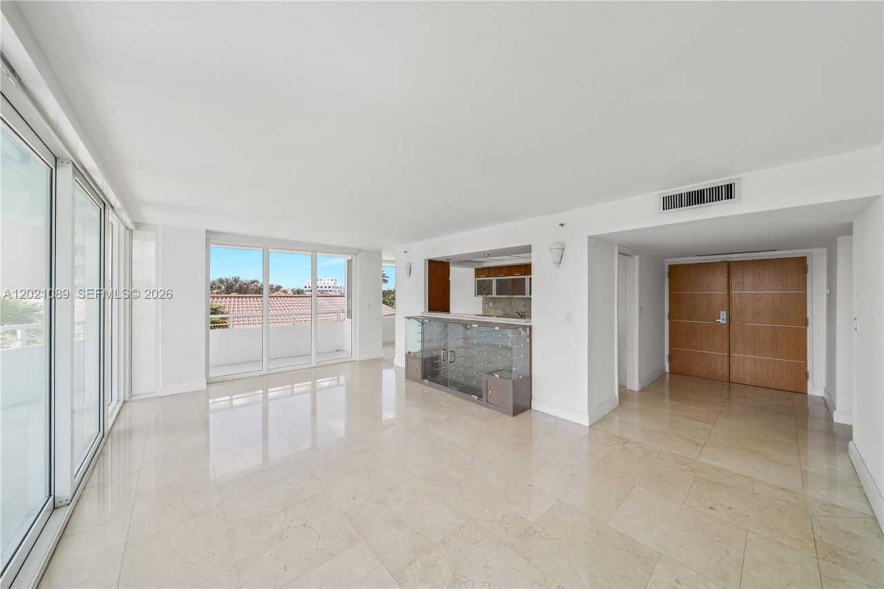 400 S Pointe Dr , Unit 409, Miami Beach, FL 33139 Photo