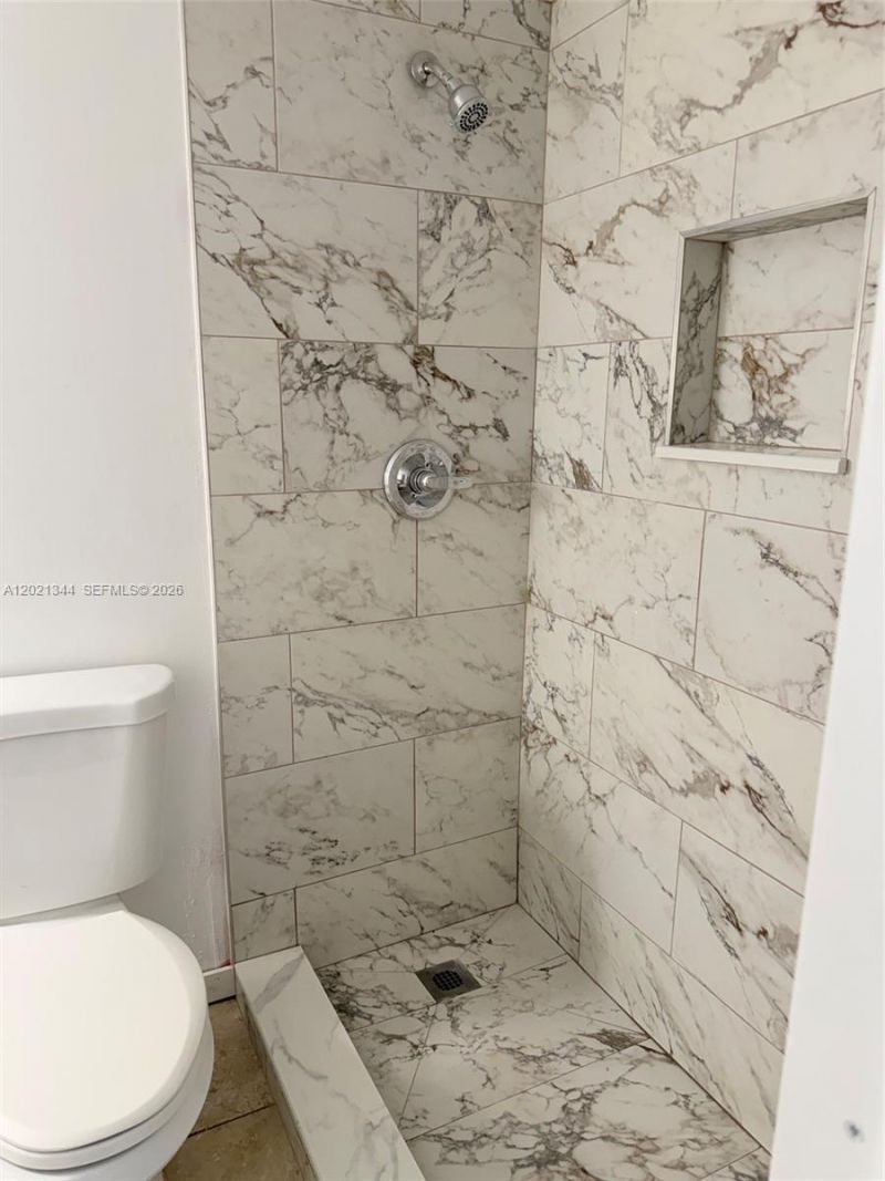 482 NW 165th St Rd , Unit A-103, Miami, FL 33169 Photo