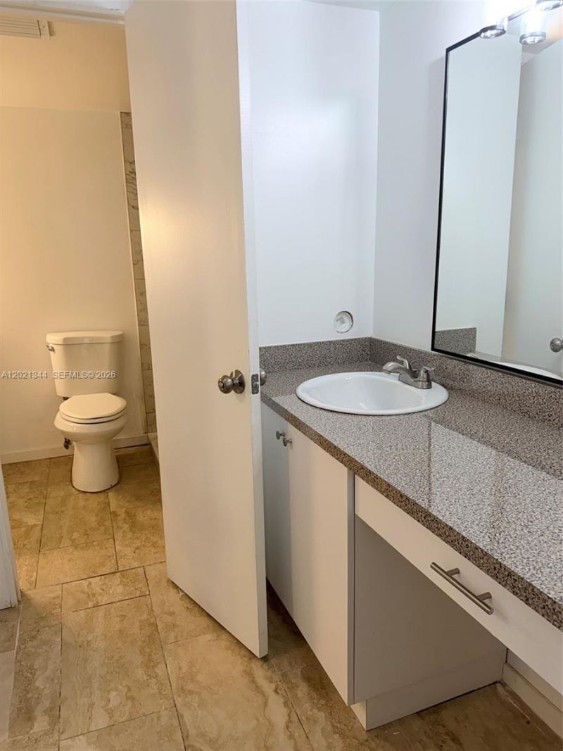 482 NW 165th St Rd , Unit A-103, Miami, FL 33169 Photo