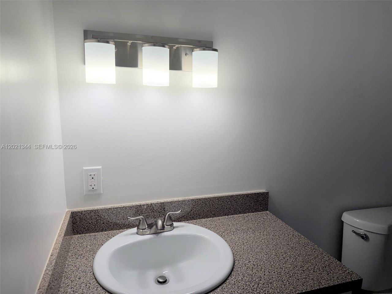 482 NW 165th St Rd , Unit A-103, Miami, FL 33169 Photo