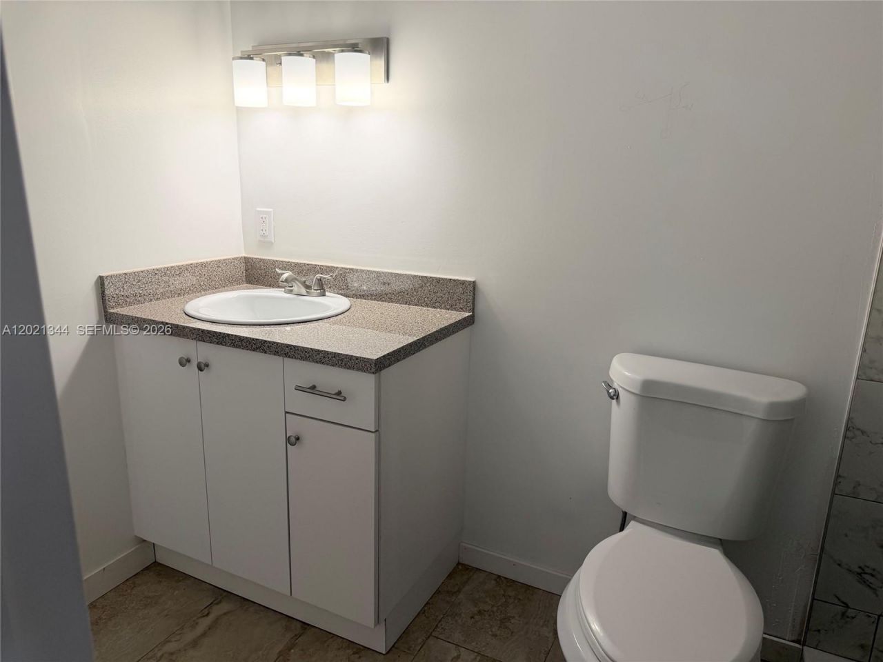 482 NW 165th St Rd , Unit A-103, Miami, FL 33169 Photo