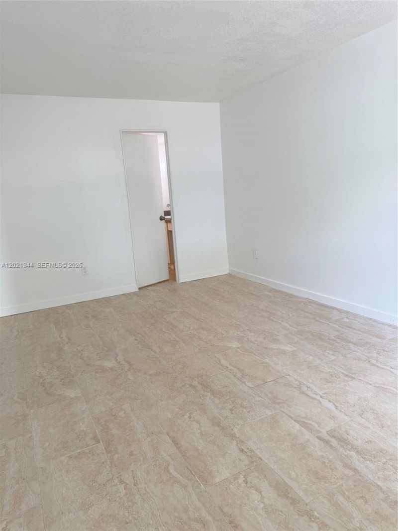 482 NW 165th St Rd , Unit A-103, Miami, FL 33169 Photo