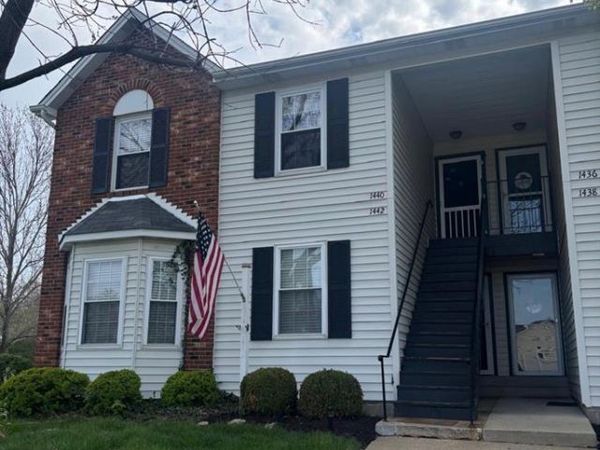 1440 Surrey Lane , St Peters, MO 63304