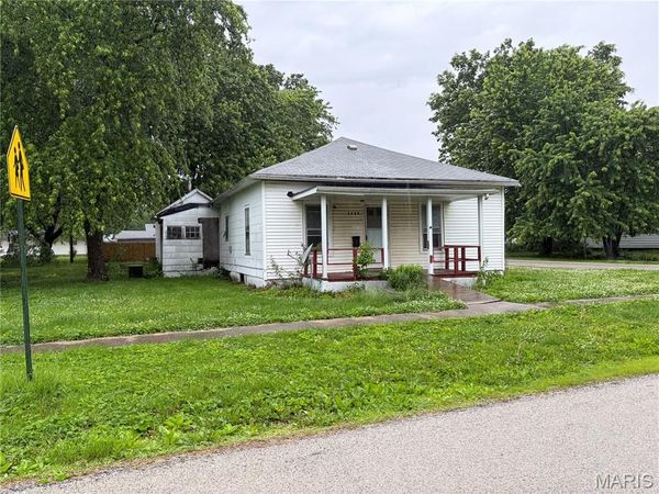 1425 N Madison Street , Litchfield, IL 62056
