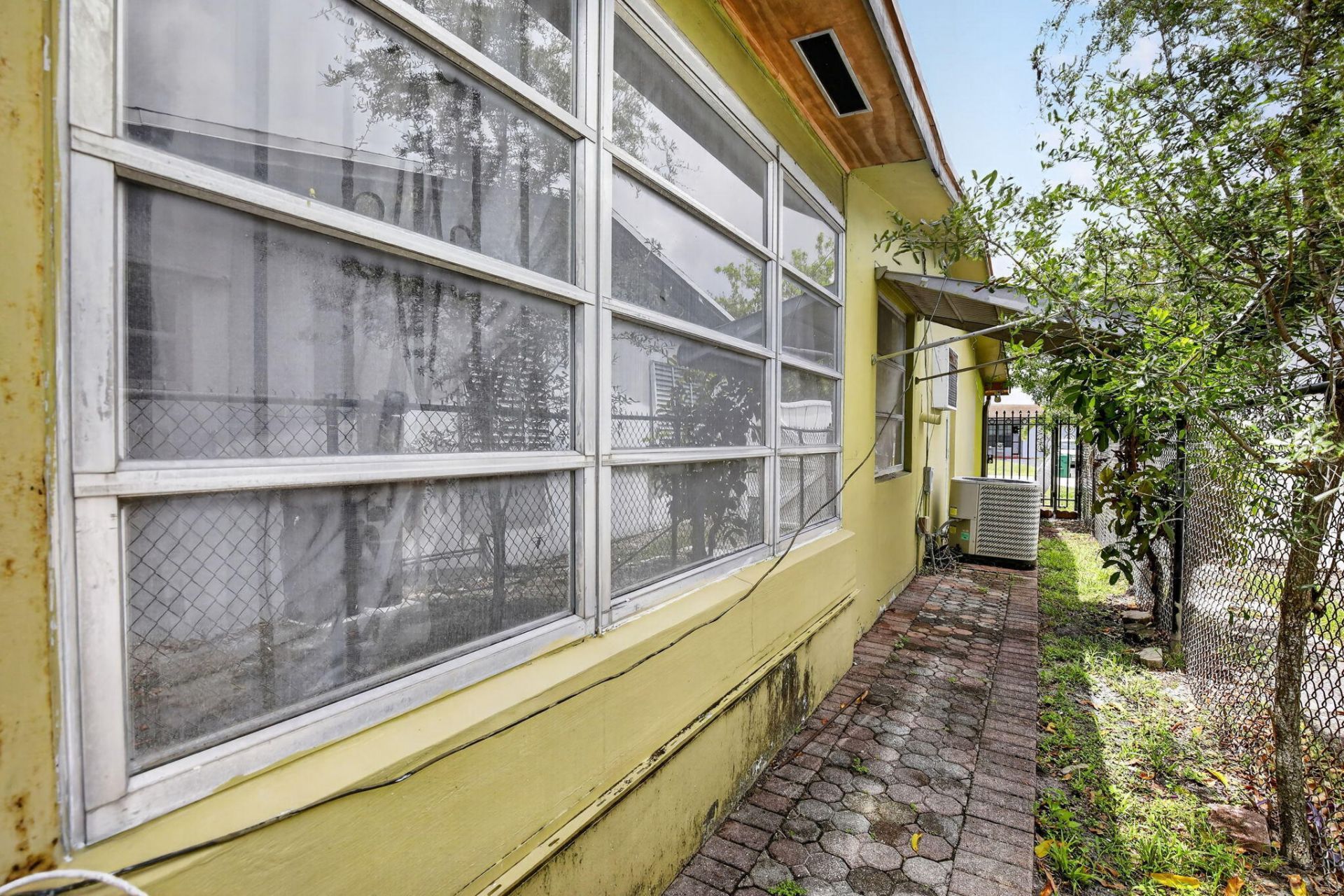 6768 Pansy Drive, Miramar, FL 33023 Photo