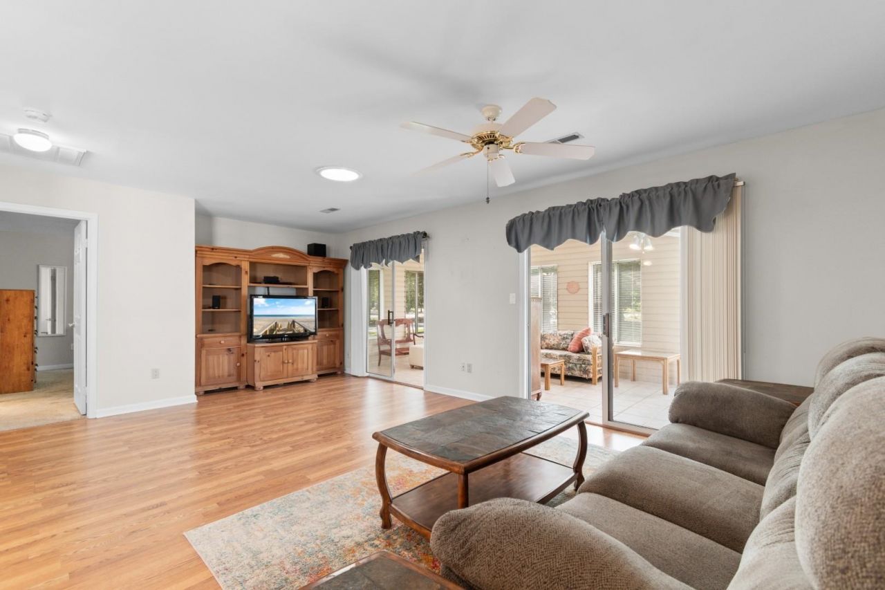 6524 White Heron Crescent  Photo 12
