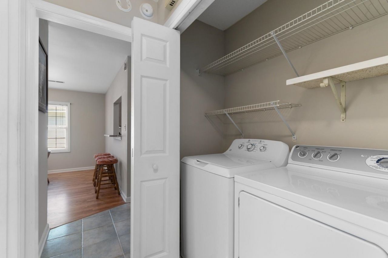 6524 White Heron Crescent  Photo 24