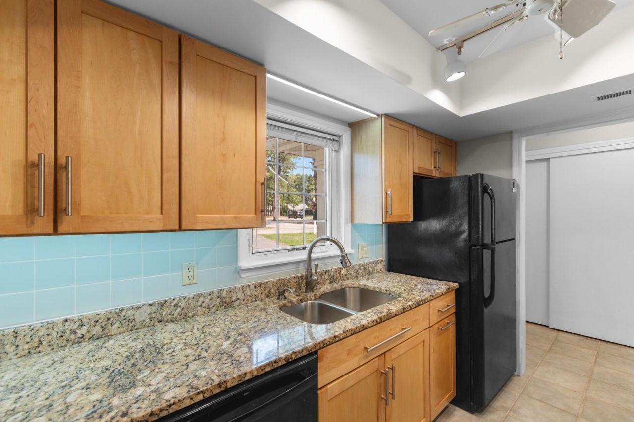 6524 White Heron Crescent  Photo 7