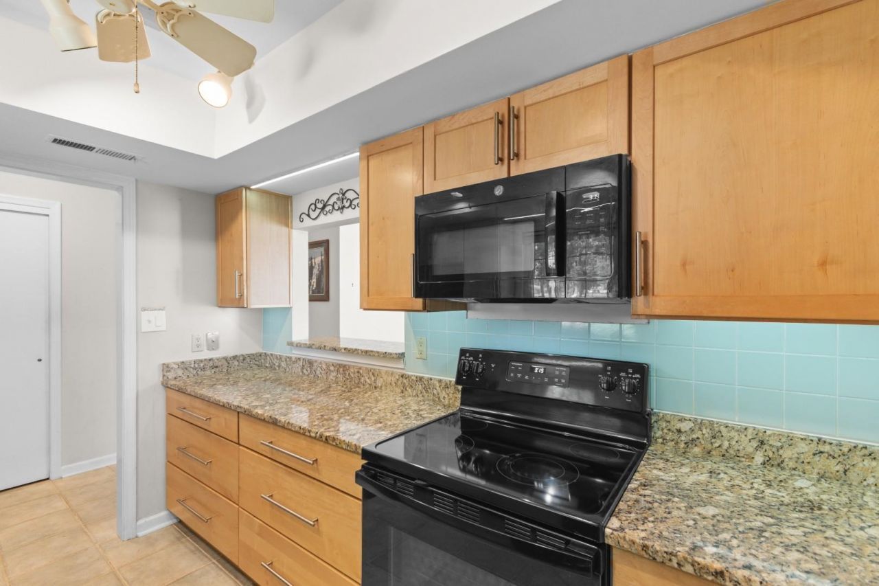 6524 White Heron Crescent  Photo 8