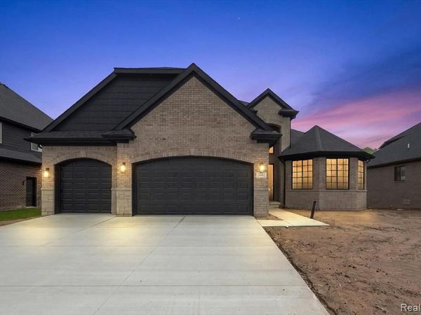24462 Sawgrass Drive, Macomb Twp, MI 48042
