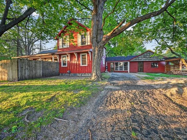 864 Hogsback Road , Delhi Charter Twp, MI 48854