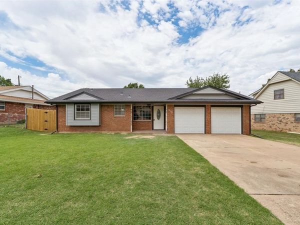 204 N Ranchwood Boulevard, Yukon, OK 73099