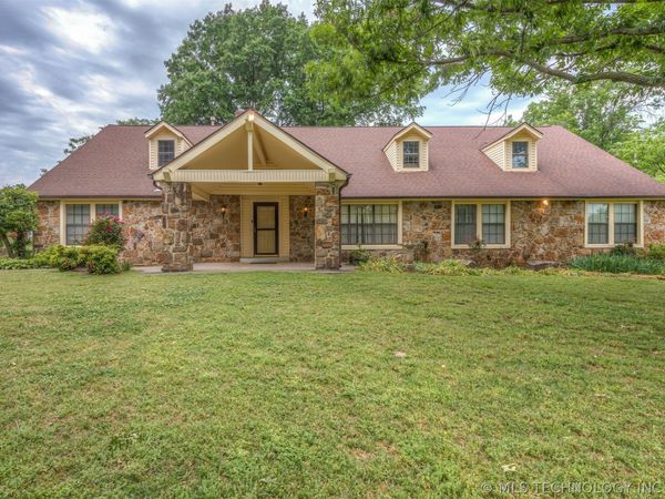 610 N 177th East Avenue , Catoosa, OK 74015