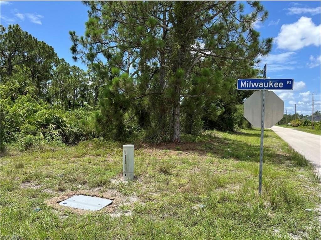 1016 Milwaukee Blvd , Lehigh Acres, FL 33974 Photo