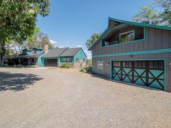 4970 Old Stage Road, Central Point, OR 97502