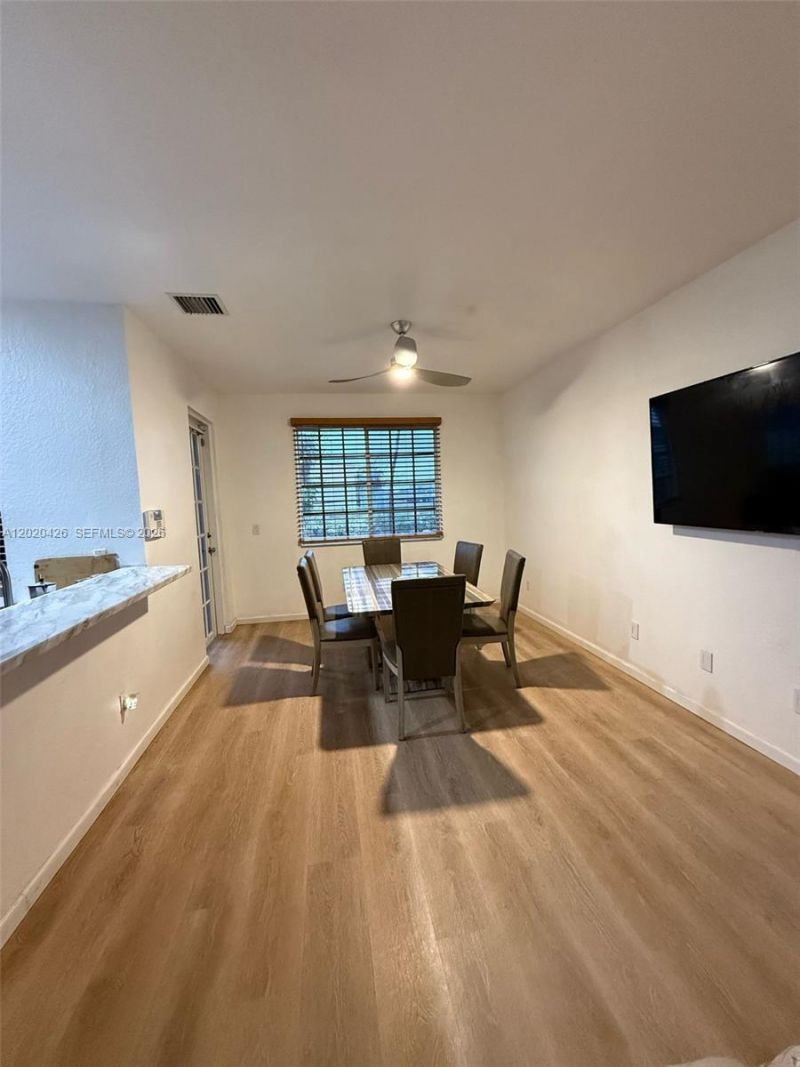 2043 Nassau Dr, Unit 2043, Riviera Beach, FL 33404 Photo