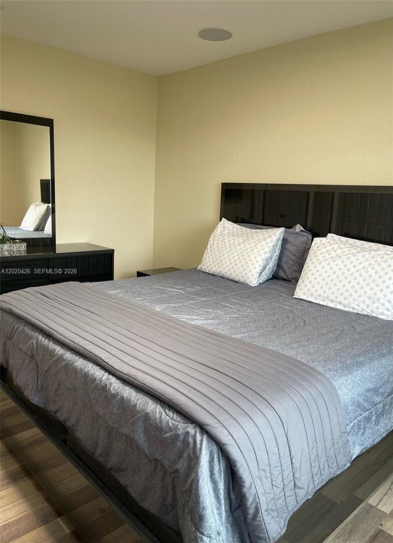 2043 Nassau Dr, Unit 2043, Riviera Beach, FL 33404 Photo