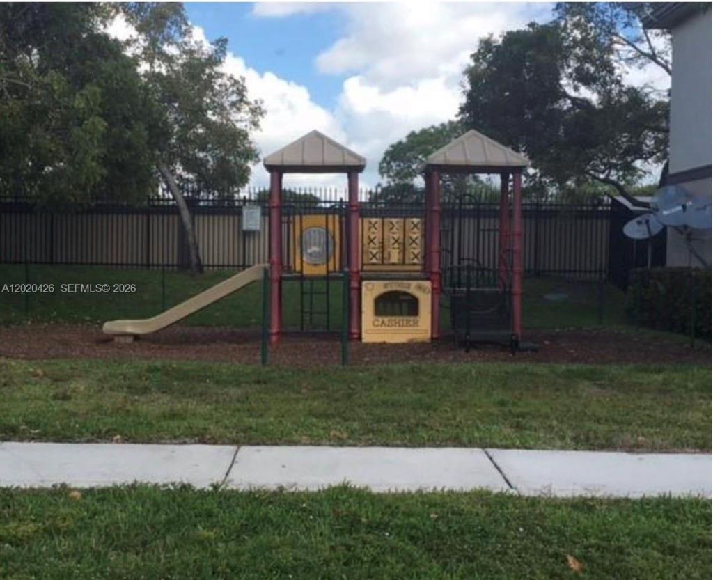 2043 Nassau Dr, Unit 2043, Riviera Beach, FL 33404 Photo