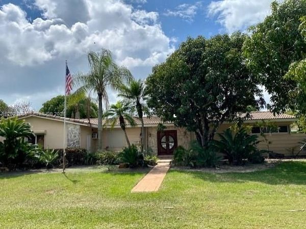 8100 SW 142nd Te , Palmetto Bay, FL 33158