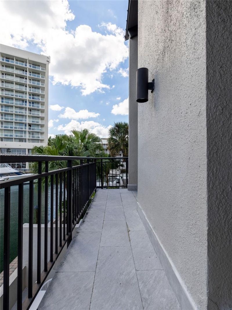 19 Port Side Dr , Unit 19C, Fort Lauderdale, FL 33316 Photo