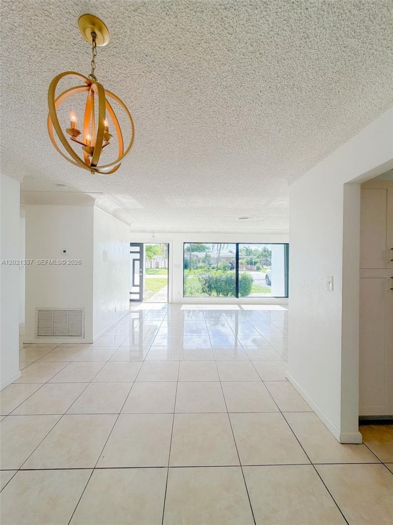 1650 NW 26th Ter, Fort Lauderdale, FL 33311 Photo