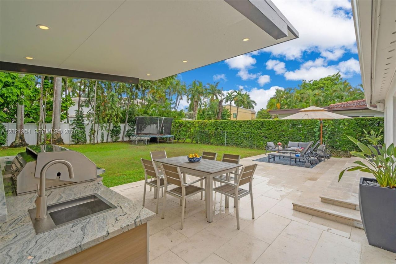 6235 Alton Rd , Miami Beach, FL 33140 Photo