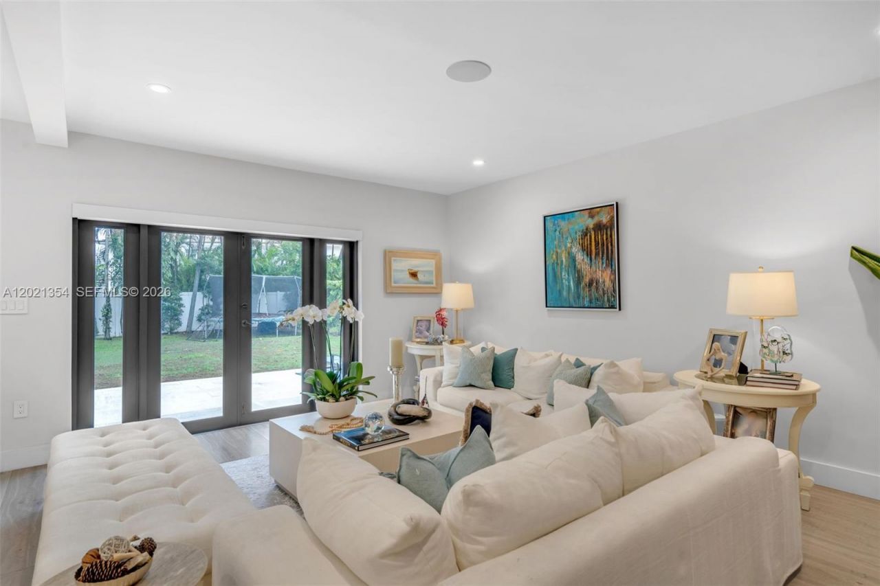 6235 Alton Rd , Miami Beach, FL 33140 Photo