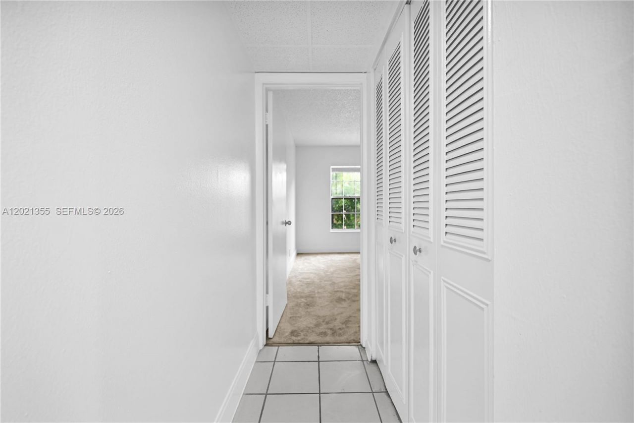 7550 Stirling Rd , Unit V119, Davie, FL 33024 Photo