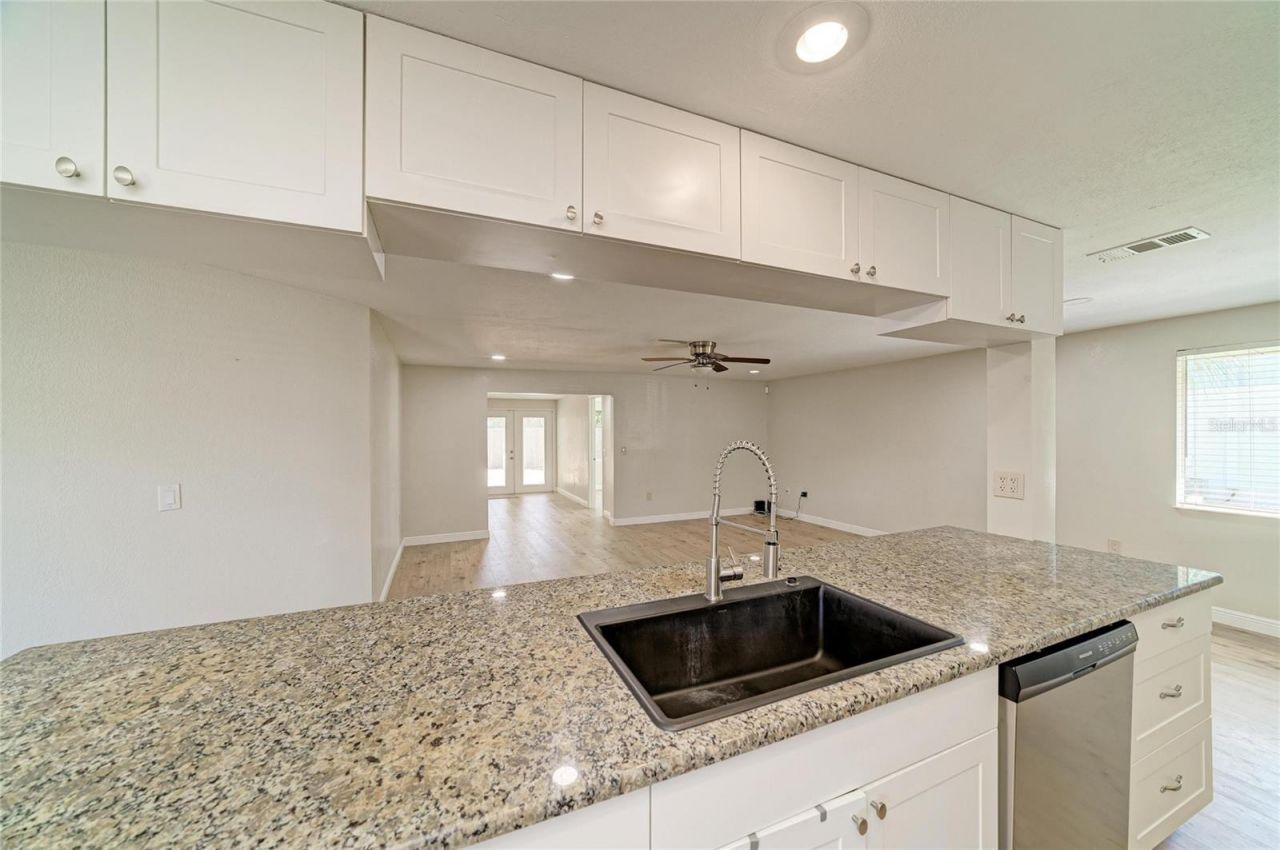 6705 35th Avenue W, Bradenton, FL 34209 Photo