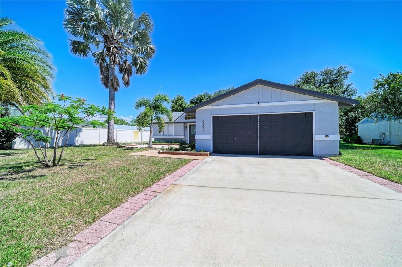 6705 35th Avenue W, Bradenton, FL 34209 Photo