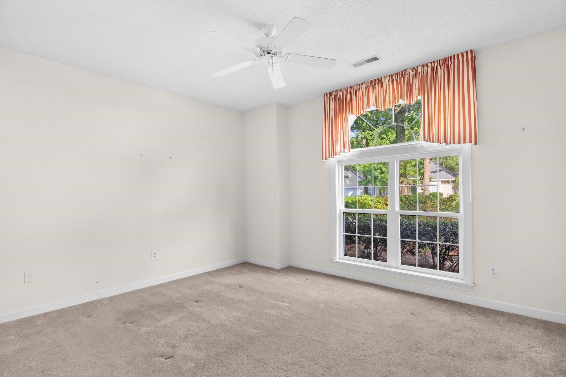 91 Deacon Dr. Photo 22
