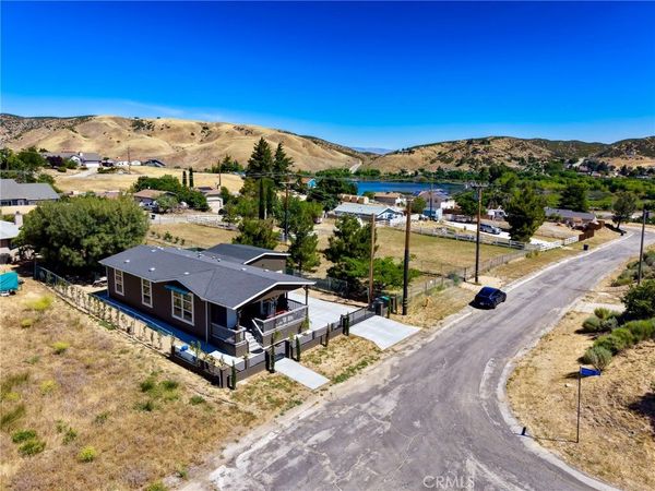 42815 Lowhill Drive, Lake Hughes, CA 93532