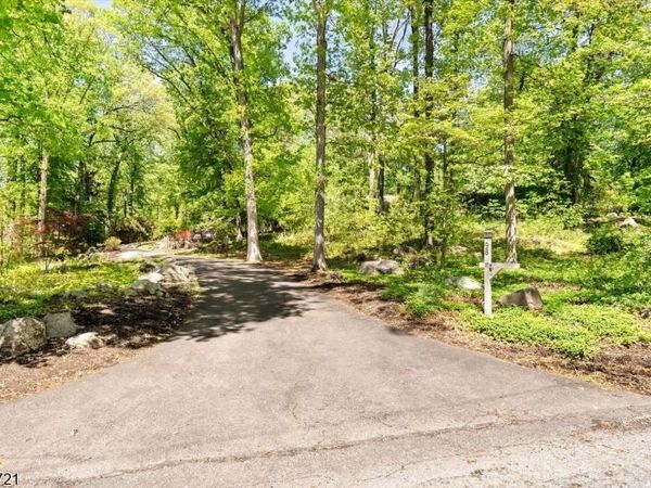 98 Snydertown Rd, East Amwell, NJ 08525